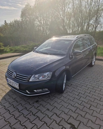 Volkswagen Passat cena 36000 przebieg: 322600, rok produkcji 2012 z Gryfino małe 106